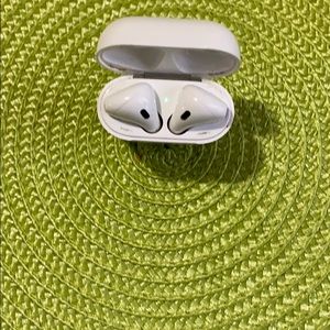 AirPod use for Apple store